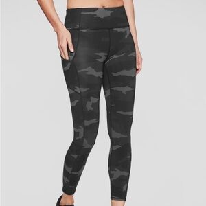 Athleta Camo Contender 7/8 Tight, Black SIZE S #405480 O0509H